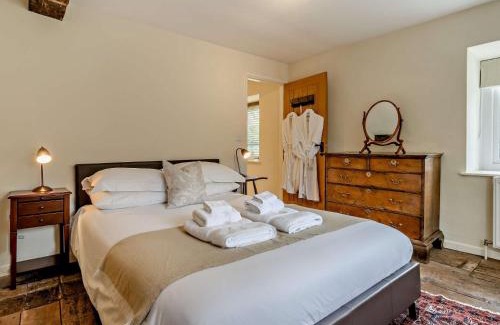 Brecon House | 6 Bed in Brecon BN171