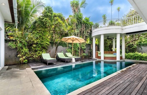 Dyanapura Villa | 6 Bedrom Villa, 50m from La Plancha-Seminyak Beach
