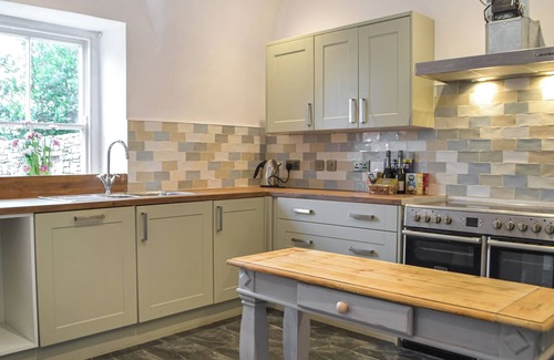 Haverfordwest Cottage | 6 bedroom accommodation in Pelcomb, near Newgale