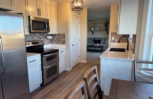 Sweetwater House | 6 bedroom sleeps 22, Hot tub, and gorgeous view of Bear Lake, lots of amenities