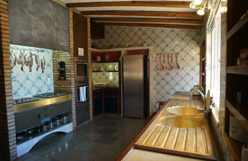 Montes de Alvor Villa | 6 bedroom villa set in 7 acres of garden with large pool and close to beach