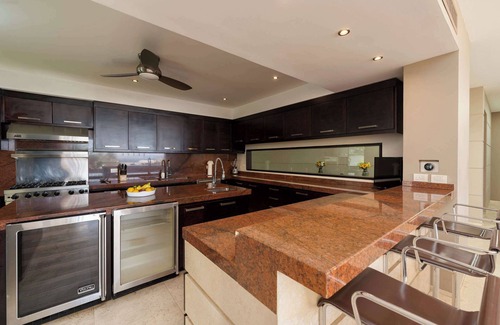 San Jose del Cabo Villa | 6 BR Huge Villa Steps To Beach, Plus A Pool House!