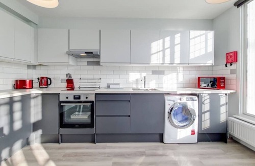 Twickenham Riverside Apartment | 6 Brewers Lane - 1 bedroom apartment