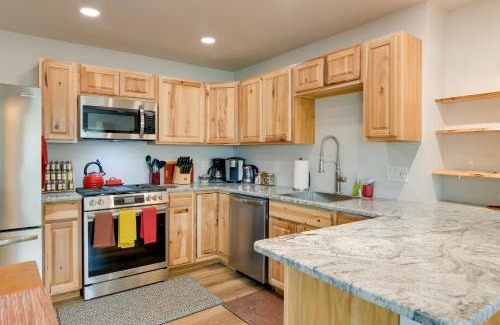 University Area Apartment | 6 Mi to Dtwn Bright and Airy Anchorage Getaway!
