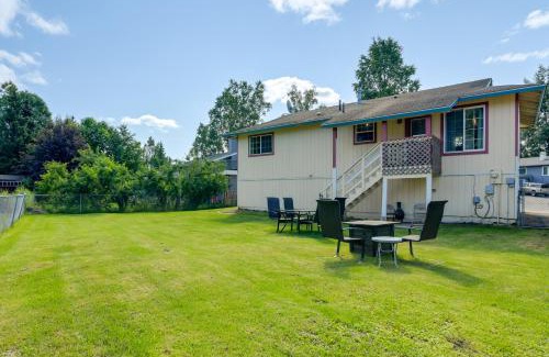 University Area Apartment | 6 Mi to Dtwn Bright and Airy Anchorage Getaway!