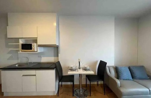 Bang Khae Condo | 60m MRT, 1BR Condo with Inf. Pool, Balcony & Gym