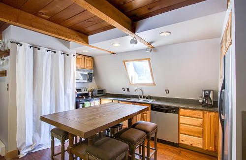 Coyne Placer Valley House | 6524 Barton