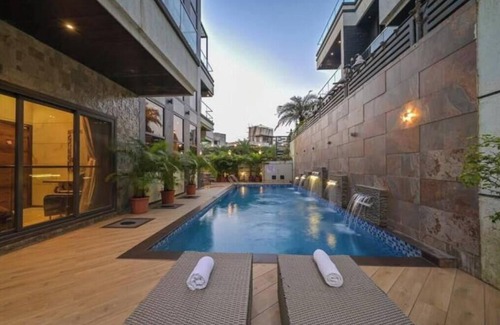 Kurvande Villa | 6BHK Chaos Mansion By Jalanta Stay