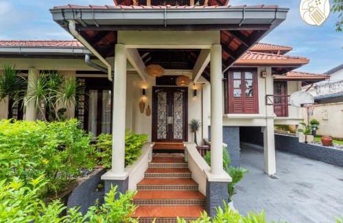 Kampung Datuk Keramat Villa | 6BR San He Yuan RIAD Private Pool Villa KLCC View by Verano