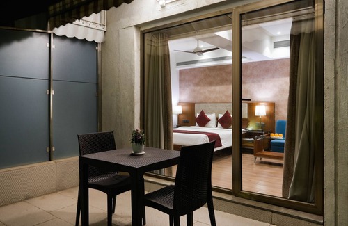 Clover Park Hotel | 7 Apple Hotel - Viman Nagar Pune