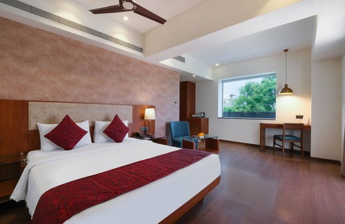 Clover Park Hotel | 7 Apple Hotel - Viman Nagar Pune
