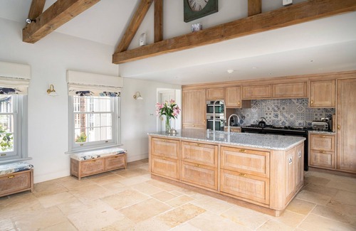 Winkfield House | 7 bedroom Grade ll listed farmhouse in the beautiful village of Winkfield.