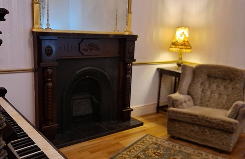 Naas House | 7 bedroom Guesthouse