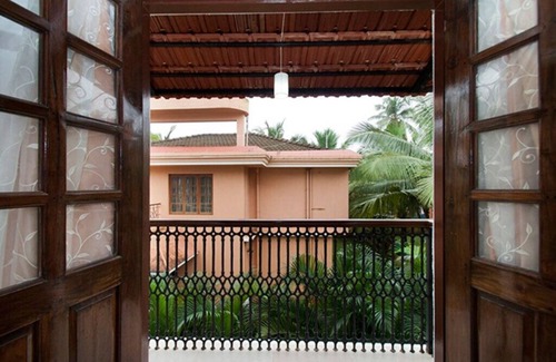 Calangute Villa | 7 Bedroom Villa with a Private Swimming Pool - 2 minute walk to Calangute Beach