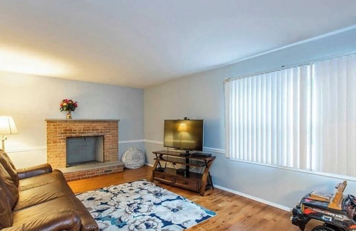 Foxcroft Square Bed & Breakfast | 707 sandyhill rd