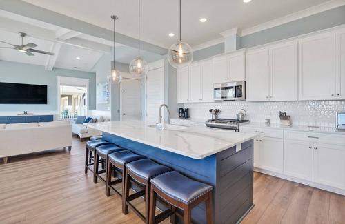 Yaupon Beach House | 7BR/6.5BAH House - Ocean Views, Event Home, Dog Friendly, Sleeps 18
