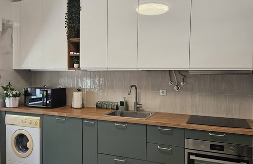 Pragal Apartment | 7km from the beach and 14km from downtown Lisbon. Cozy, family-friendly apartment!