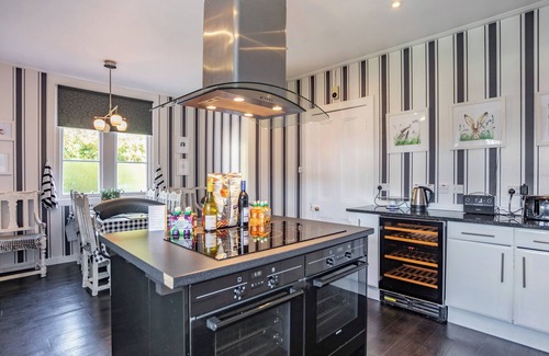 Gordon Cottage | 8 bedroom accommodation in Gordon, near Kelso