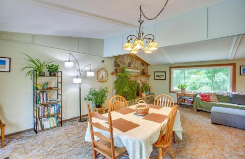 Northeast House | 8 Mi to Crystal Mountain Peaceful Up North Home