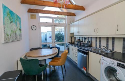 Wexford House | 83 Upper John Street