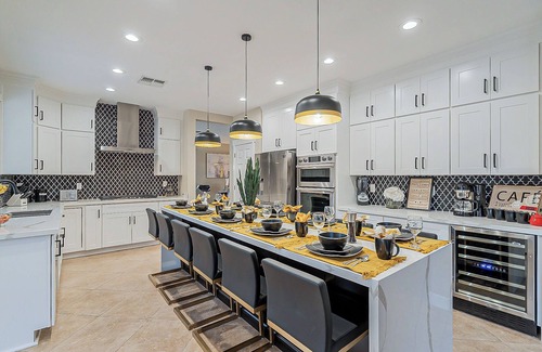 North Scottsdale House | 8BR/5.5BA Luxury Retreat w/4 En-Suites, HEATED Pool, Hot Tub,Pool & Arcades-SC