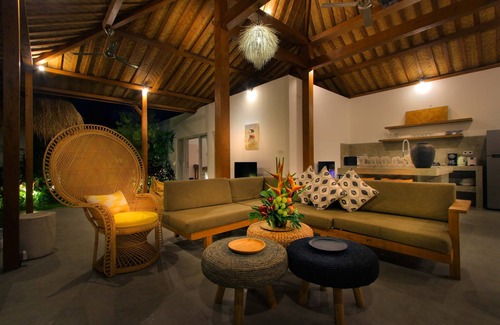 Petitenget Villa | 8BR Oberoi 700m Beach Central Seminyak Villa