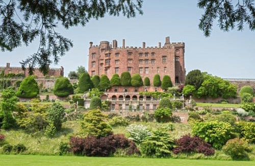 Llanfyllin House | 9 Bed in Welshpool 40870