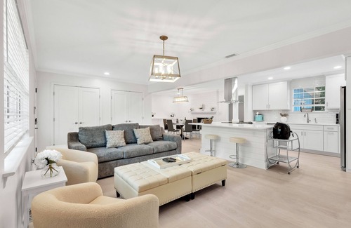 North Forest Beach House | 9 Dove Street @ North Forest Beach | Steps to Sand | Near Coligny Plaza
