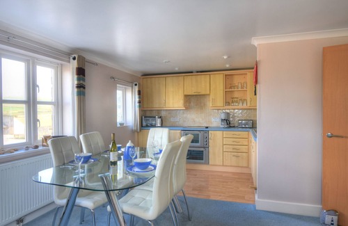 West Bay Cottage | 9 Maritime House