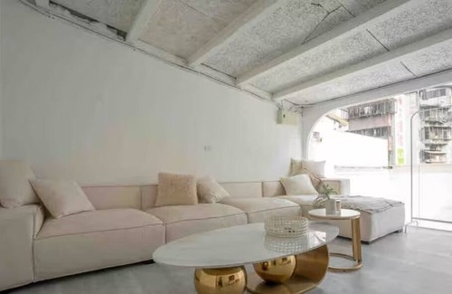 Zhongshan Apartment | 9 min to MRT Zhongxiao Fuxing Station/ 3 bedroom/ kitchenet/ terrace