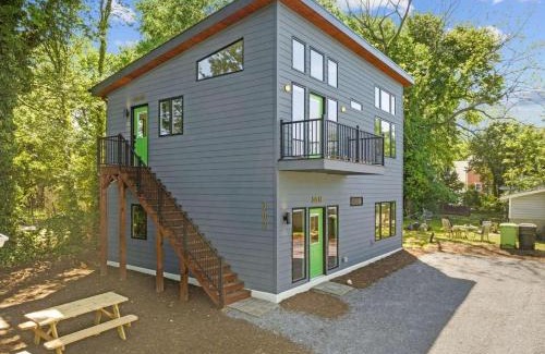 Downtown Apartment | 902 S East Street Stays