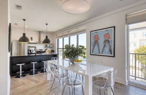 Historic Edgefield House | 916 Main 12 Unit Buyout - 30BDRs! Prvt Two Floors