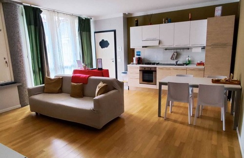 Somma Lombardo House | A&A Court