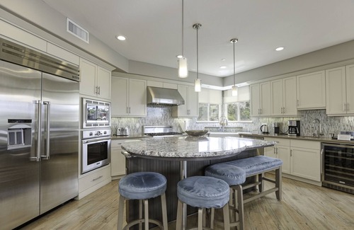 Avila Beach House | A Beach Dreamer's Retreat in downtown Avila Beach with Ocean Views