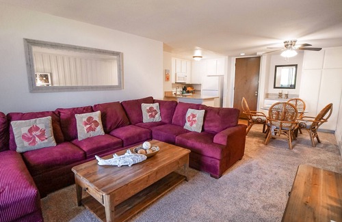 Townsite Condo | A Beautiful 1 Br, 1 Bath, Ocean View. new carpet, flooring & new king size bed