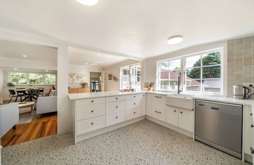 Pinehaven Cottage | A beautiful and tranquil house, perfect for a peaceful and relaxing getaway.