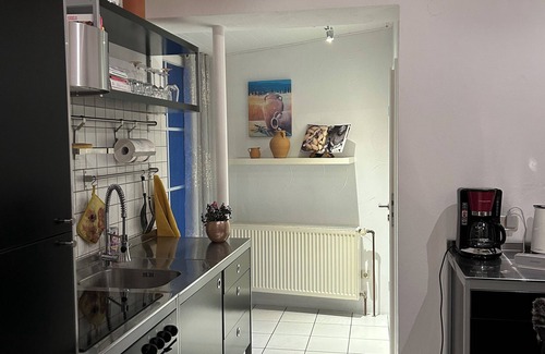 Leun Apartment | A book heaven to dive into with hiking and cycling trails, canoe access close to