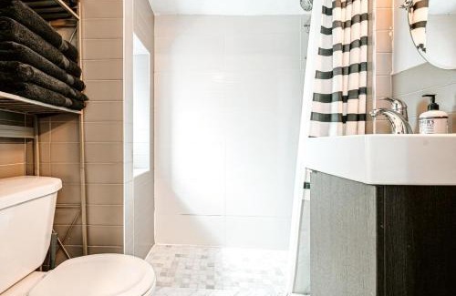 Mill River Apartment | A brick's throw away to Sally's!