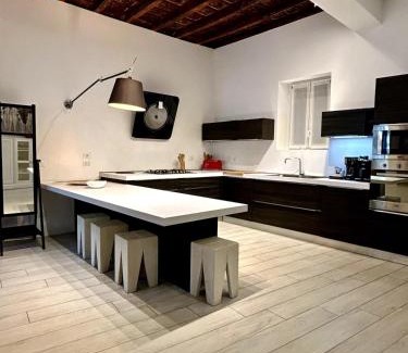 Pavia Apartment | A Casa di Lamu, eleganza in Piazza della Vittoria, 140mq