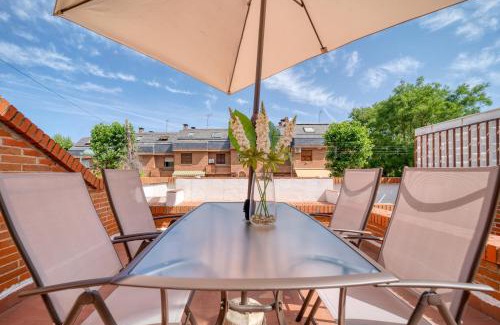 Pozuelo de Alarcon House | A CASACAFÉ Madrid Pozuelo Estación Private Rooms