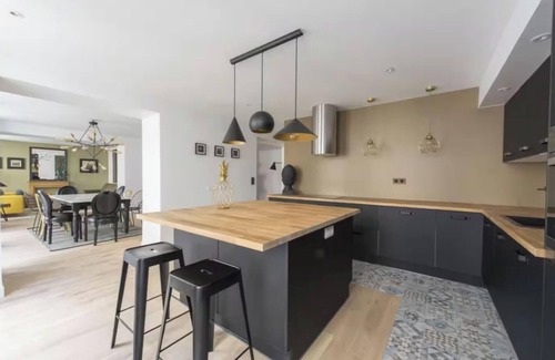 Arts-et-Metiers Apartment | A CENTRAL PARISIAN EXPERIENCE WITH MODERN CONVENIENCES IN THE ICONIC LE MARAIS