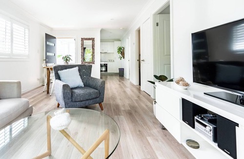 Toowoon Bay Cottage | A Chic Coastal Hideaway at Toowoon Bay Beach
