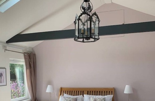 Bradninch Apartment | A cosy annex in rural East Devon with an array of attractions