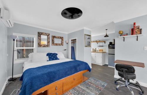 North Oak Park House | A Cottage - Walk to UC Davis & Shriners