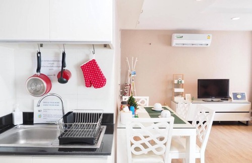 Saen Suk Condo | A Cozy and Spacious Beachfront Condo with only One Minute walk to the beach!