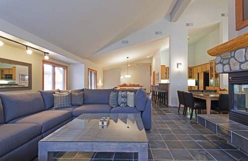 Mammoth Lakes House | A CUT ABOVE -A Cut Above - 4 bedroom Snowcreek Townhome Sleeps 10
