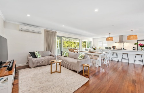 Morningside House | A Family Affair ~ 4 Bed/2.5Bath/Pool ~ Morningside