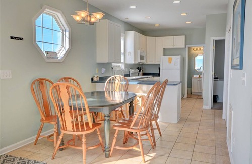 North Topsail Beach House | "A GREAT ESCAPE" - OCEANFRONT Duplex