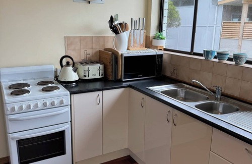 Port Elliot House | A haven in the heart of Port Elliot. Prime location. Cosy and clean.