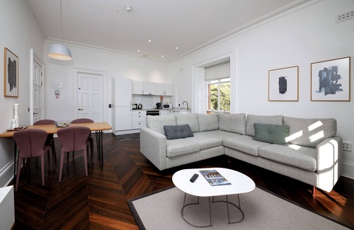 Isle of Lewis Apartment | A lews castle that sleeps 2 guests in 1 bedroom